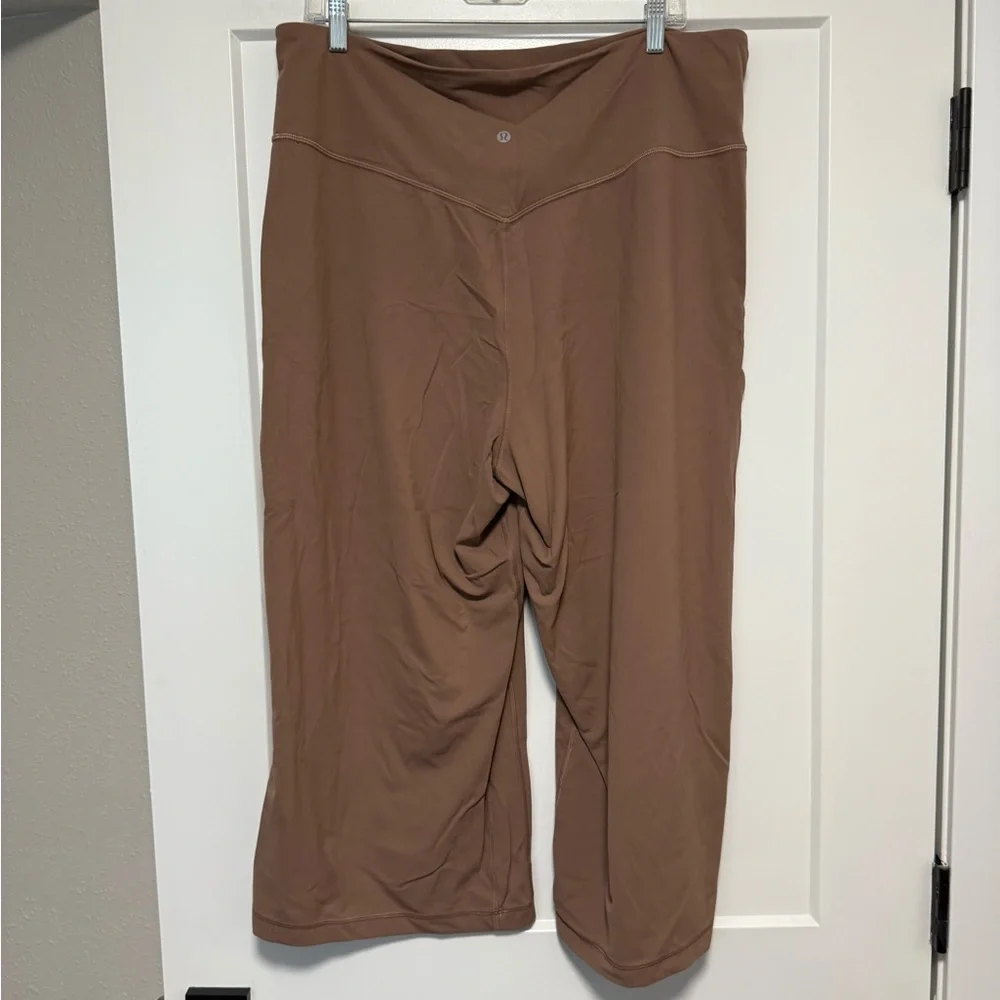 Lululemon Align Wide Leg Super-High-Rise Crop *23" Cacao Size 18 - Picture 4 of 6